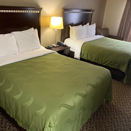 Quality Inn Macomb Near University Area Buitenkant foto