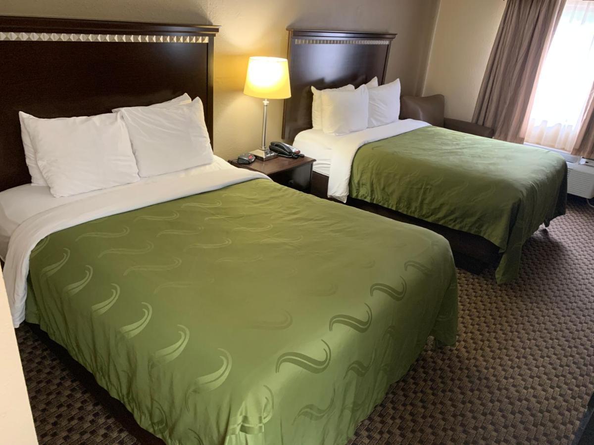 Quality Inn Macomb Near University Area Buitenkant foto