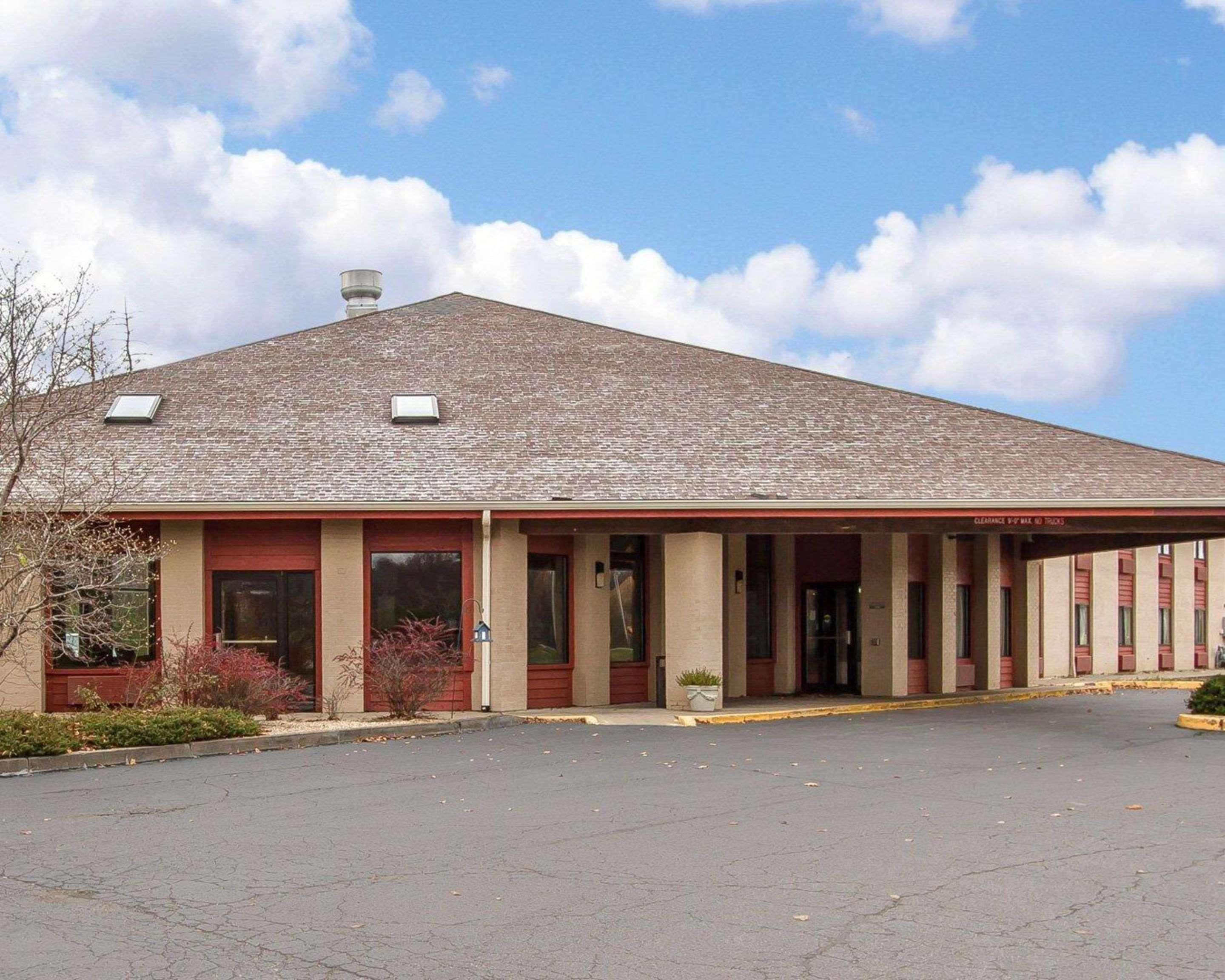 Quality Inn Macomb Near University Area Buitenkant foto