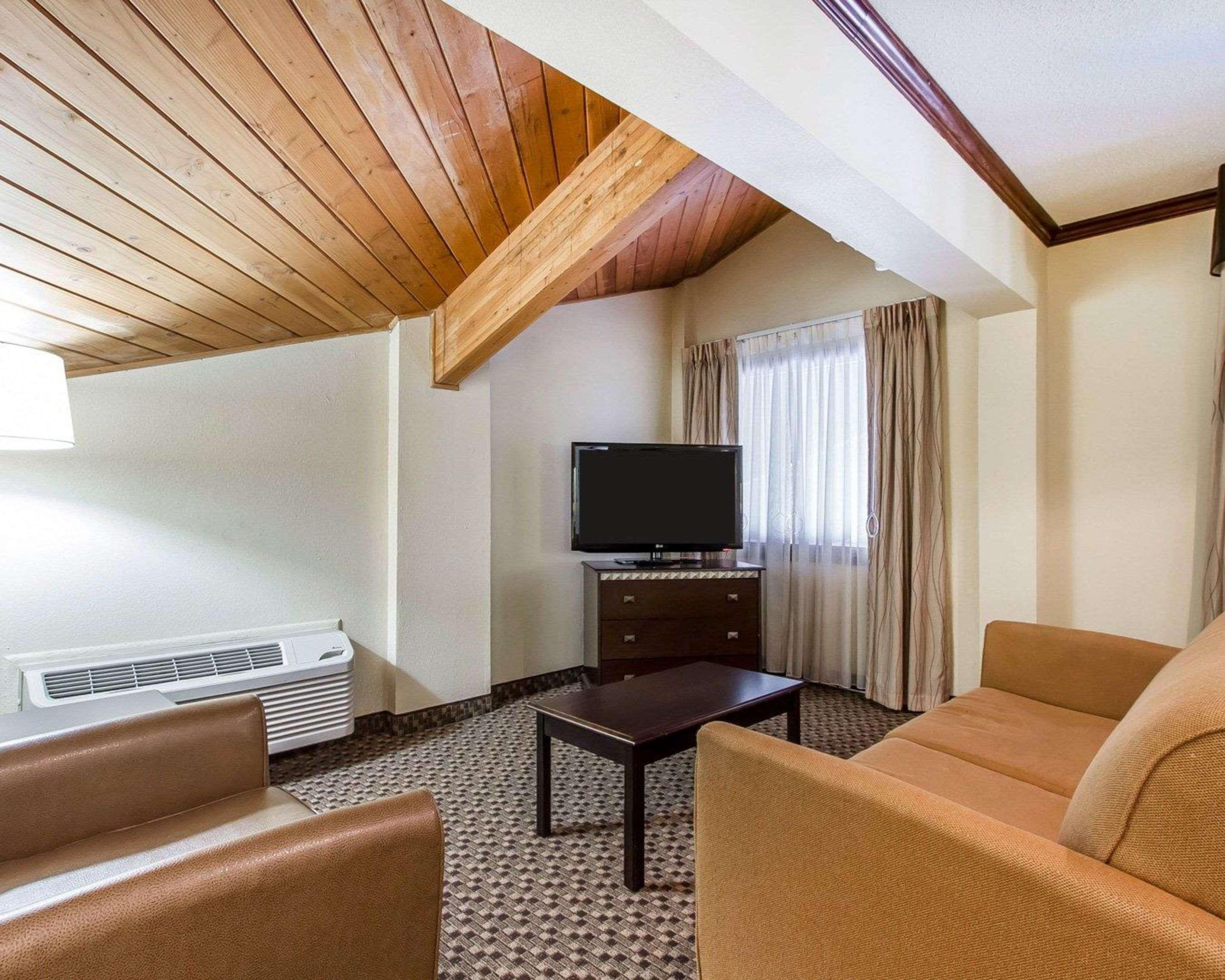 Quality Inn Macomb Near University Area Buitenkant foto