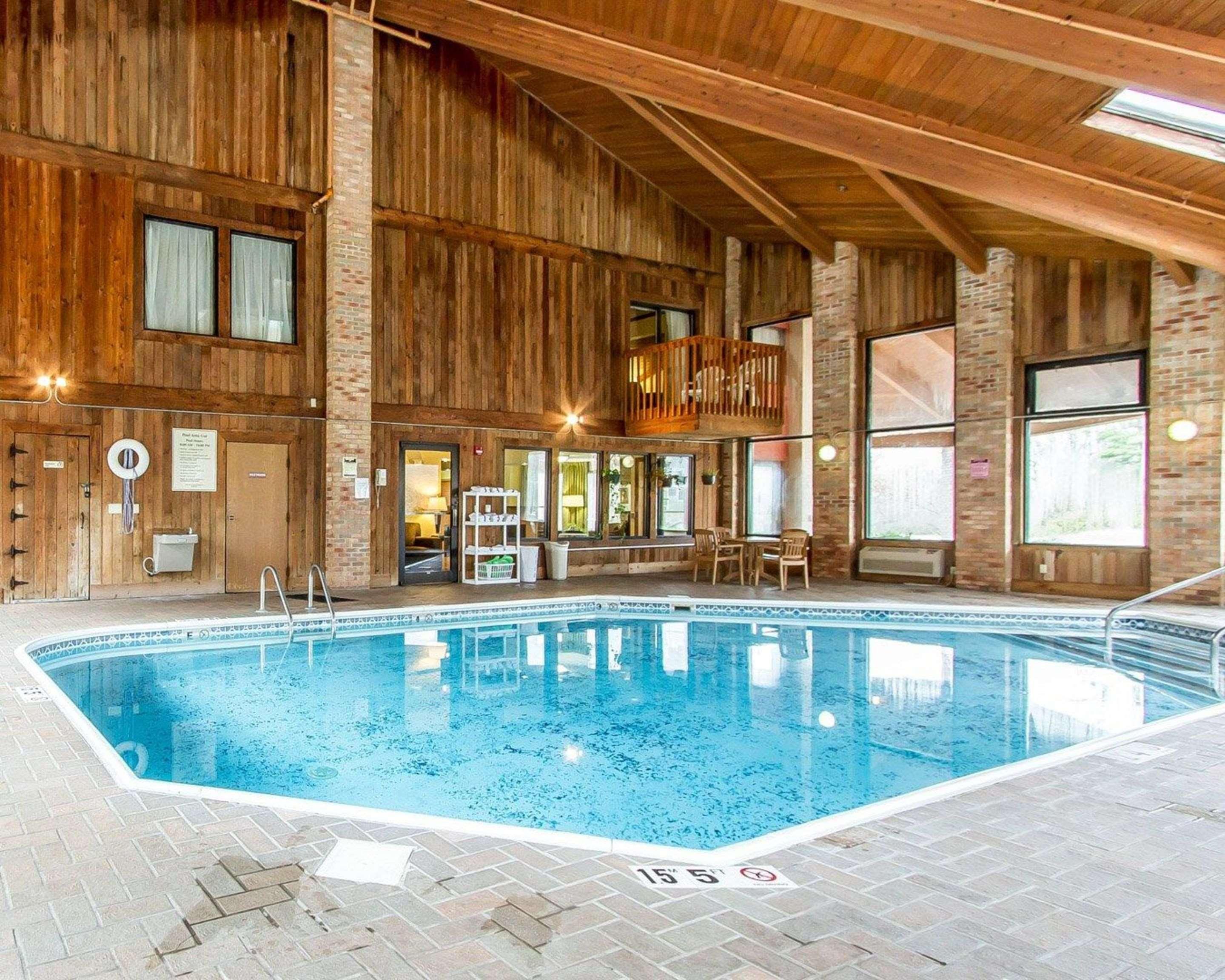 Quality Inn Macomb Near University Area Buitenkant foto