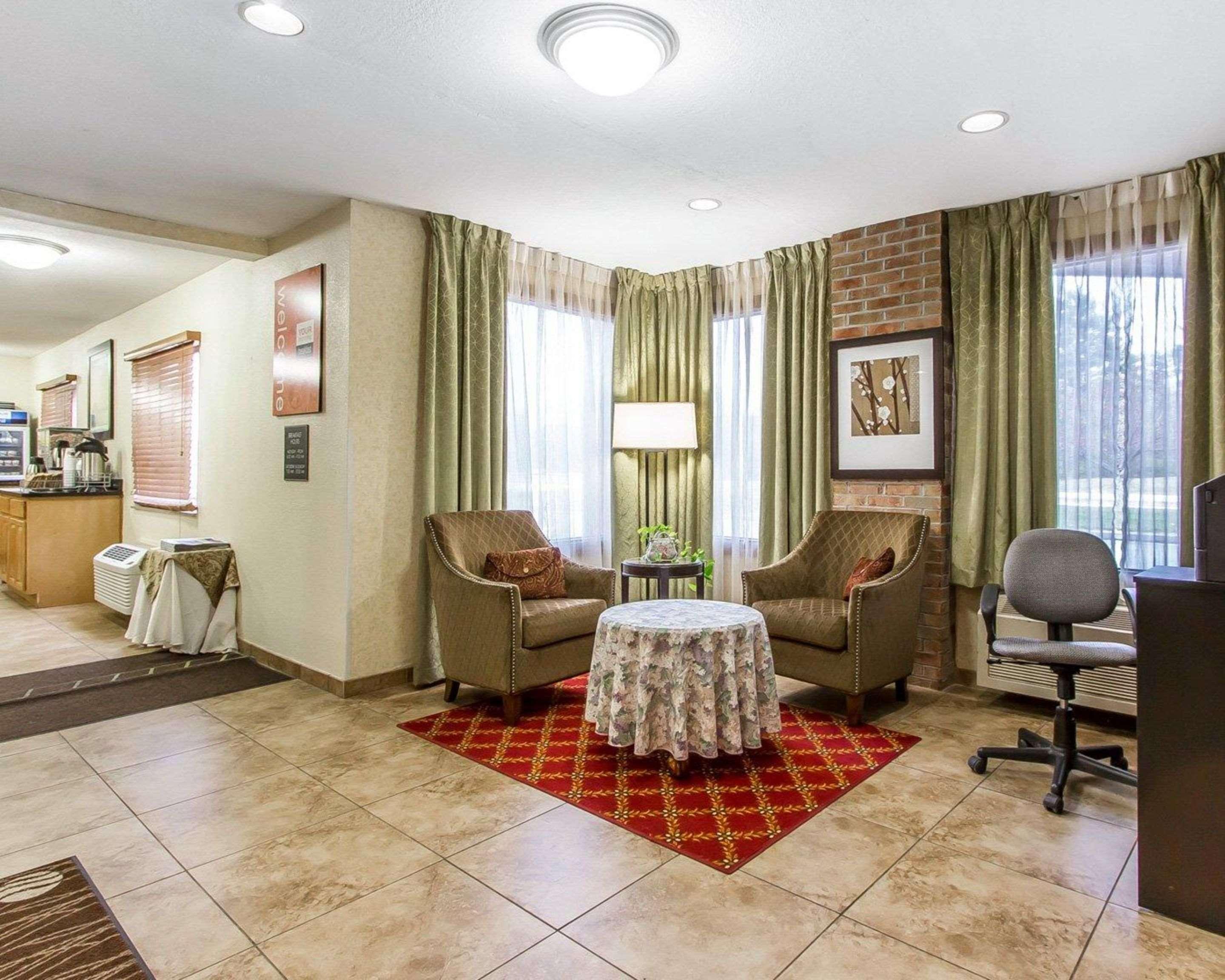 Quality Inn Macomb Near University Area Buitenkant foto