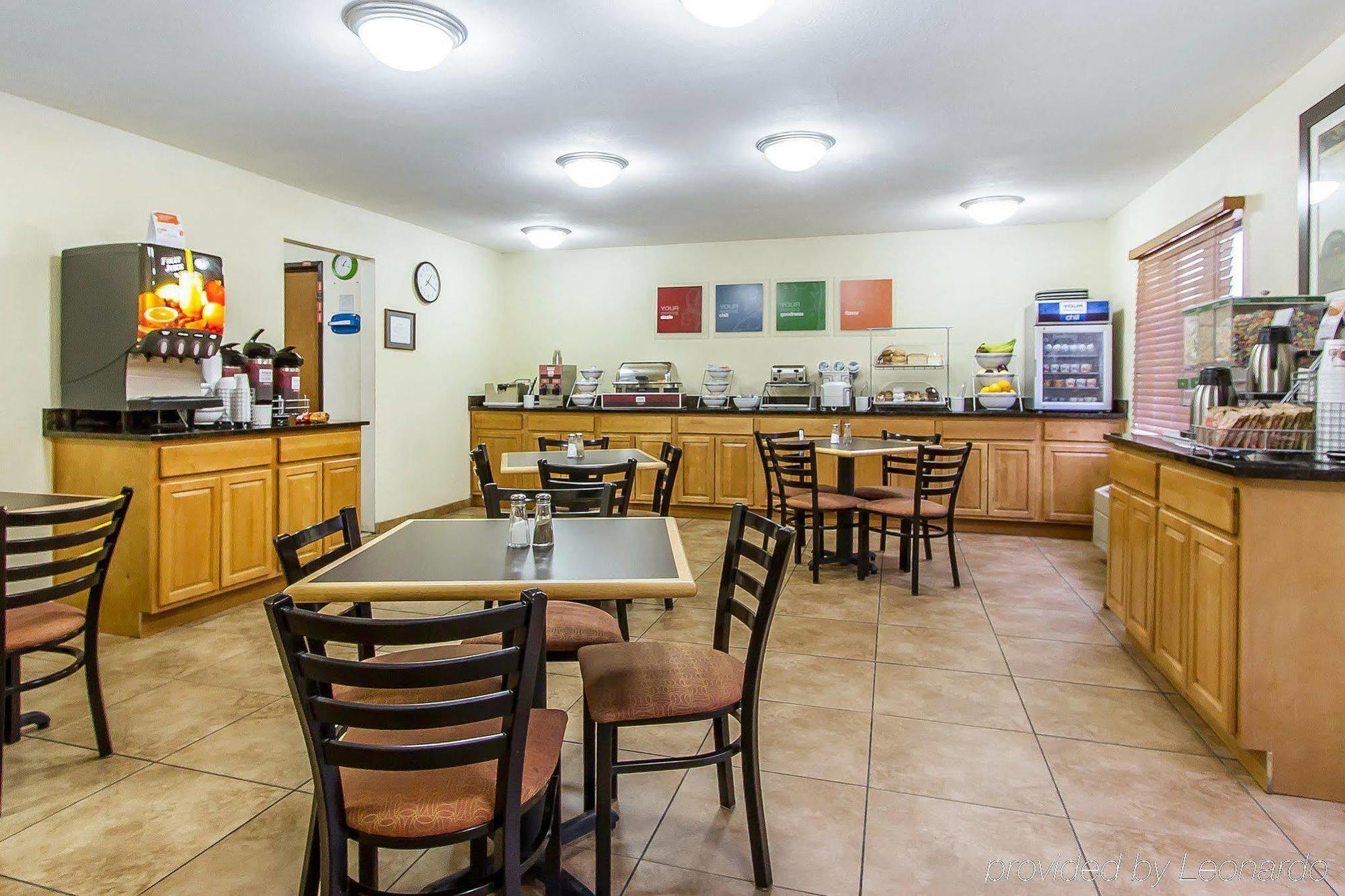 Quality Inn Macomb Near University Area Buitenkant foto