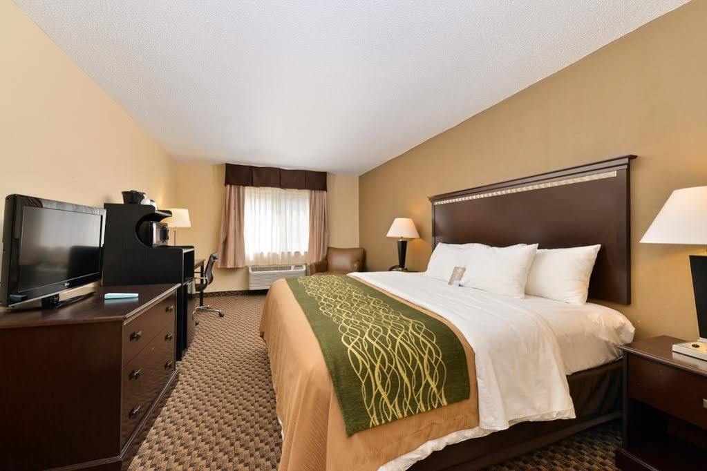 Quality Inn Macomb Near University Area Buitenkant foto