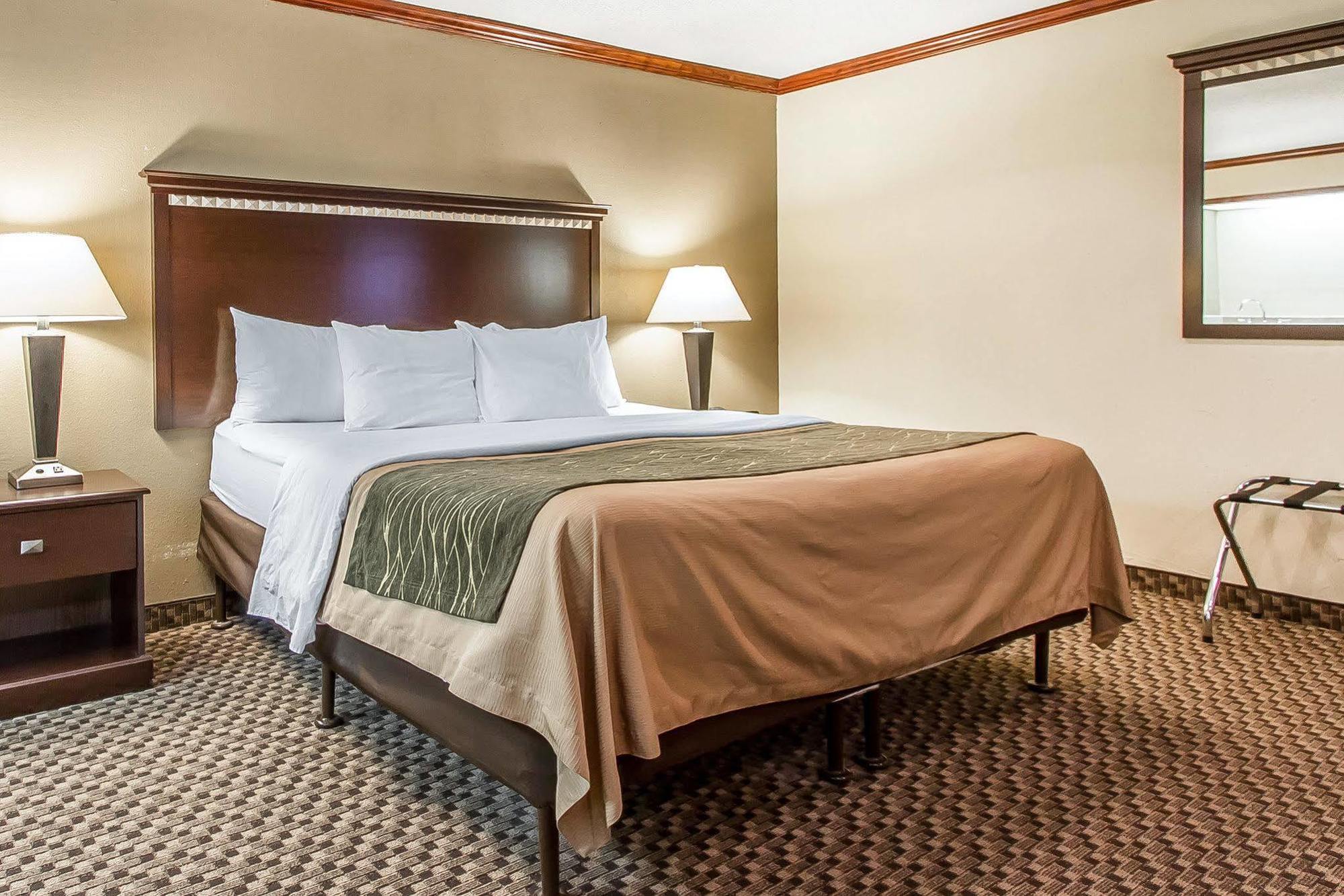 Quality Inn Macomb Near University Area Buitenkant foto