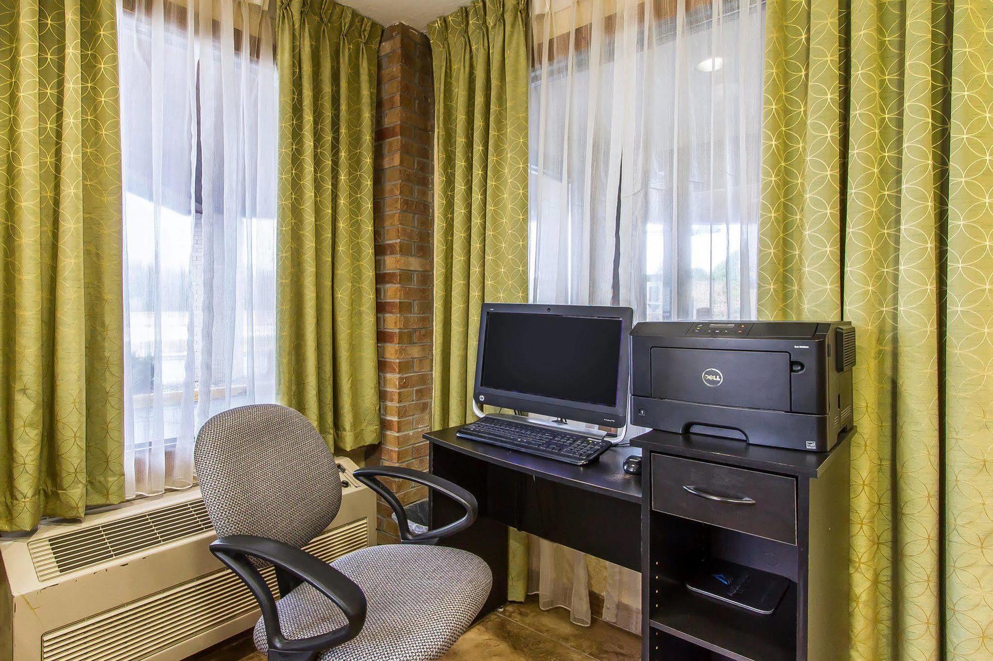 Quality Inn Macomb Near University Area Buitenkant foto