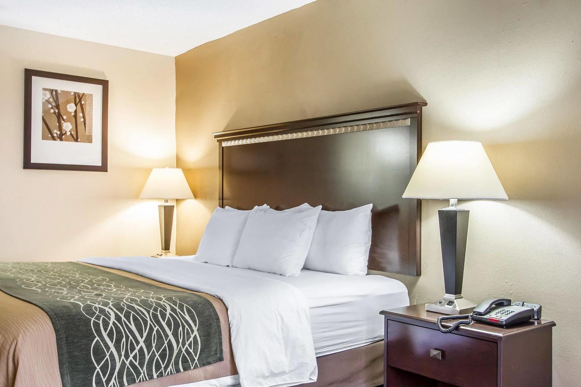 Quality Inn Macomb Near University Area Buitenkant foto